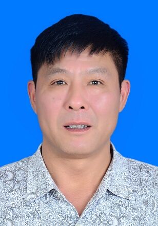 董事长照片.jpg